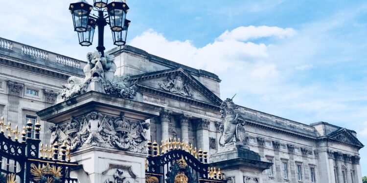 The Perfect Buckingham Palace Visit: Don’t Forget to Look Up!